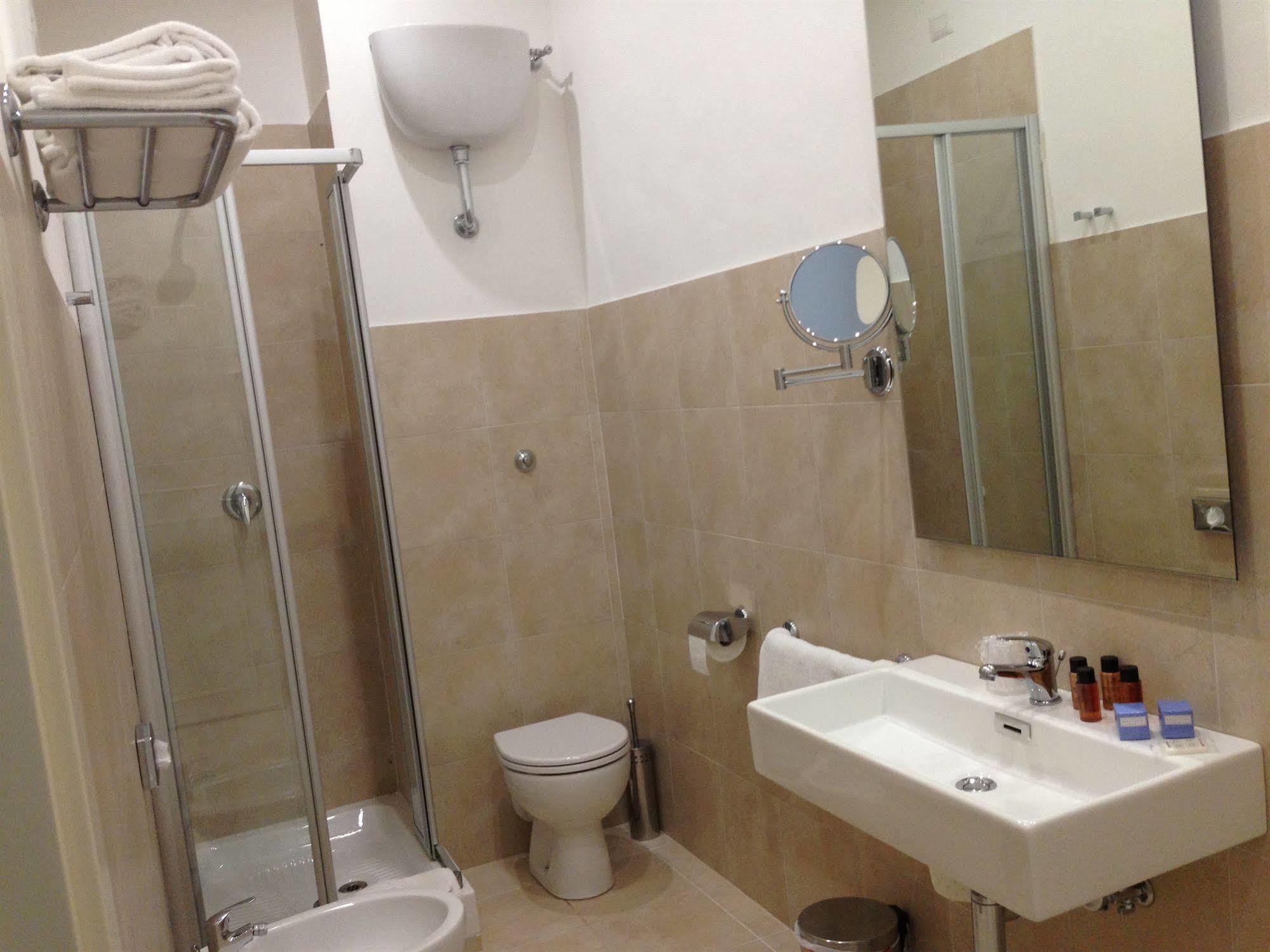 Rhome Terminal Guest House روما المظهر الخارجي الصورة